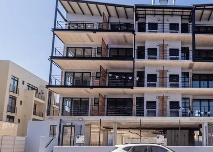 Tableview/Blouberg Beach Front Stunning Apartment.