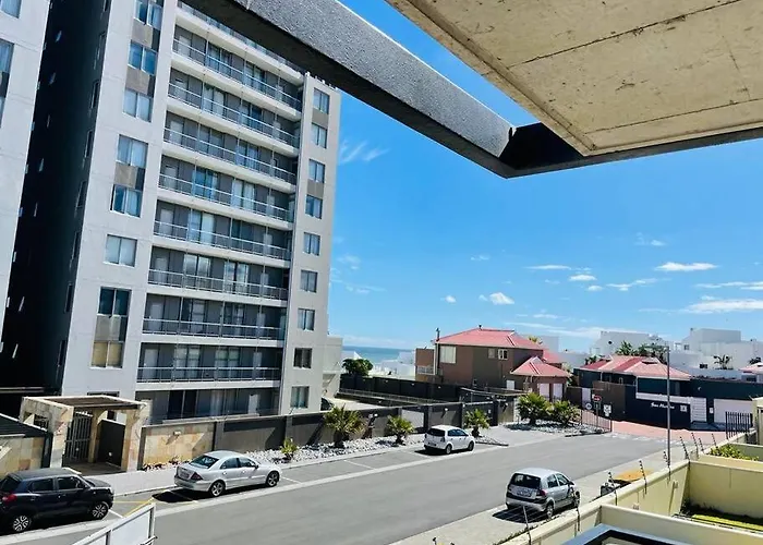 Tableview/Blouberg Beach Front Stunning Apartment.