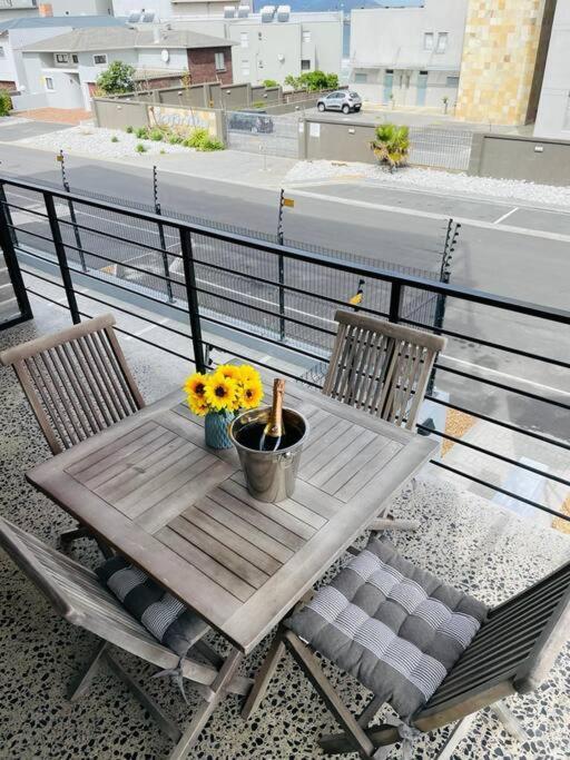 Tableview/blouberg Front Stunning Apartment. Kapstadt