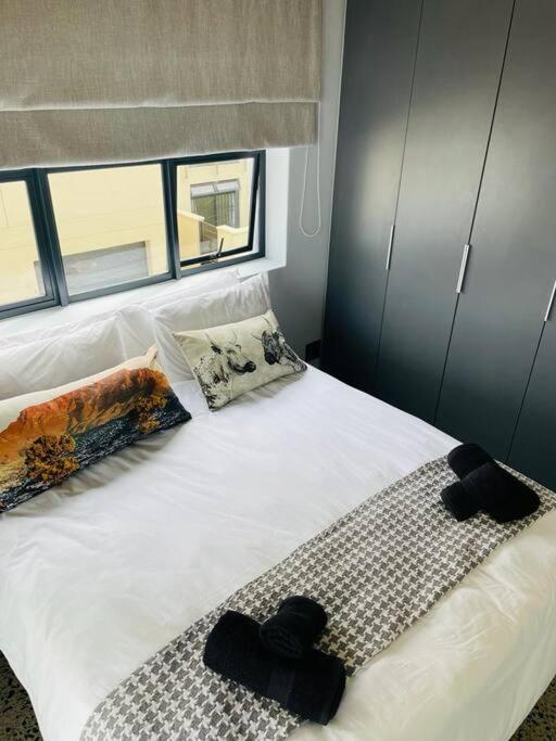 Apartment Tableview/blouberg Front Stunning Apartment. *