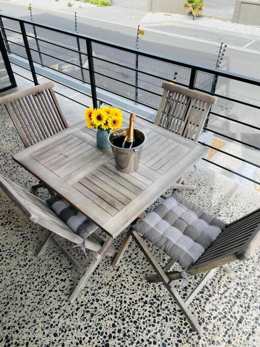 Tableview/blouberg Front Stunning Apartment. Apartment
