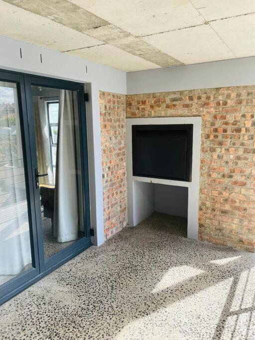 Apartment Tableview/blouberg Front Stunning Apartment. *